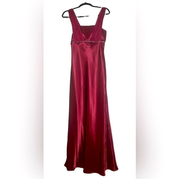 NWT Aspeed Burgundy Long Satin Dress with Chiffon Strap Overlay & Rhinestones, M - Picture 3 of 12